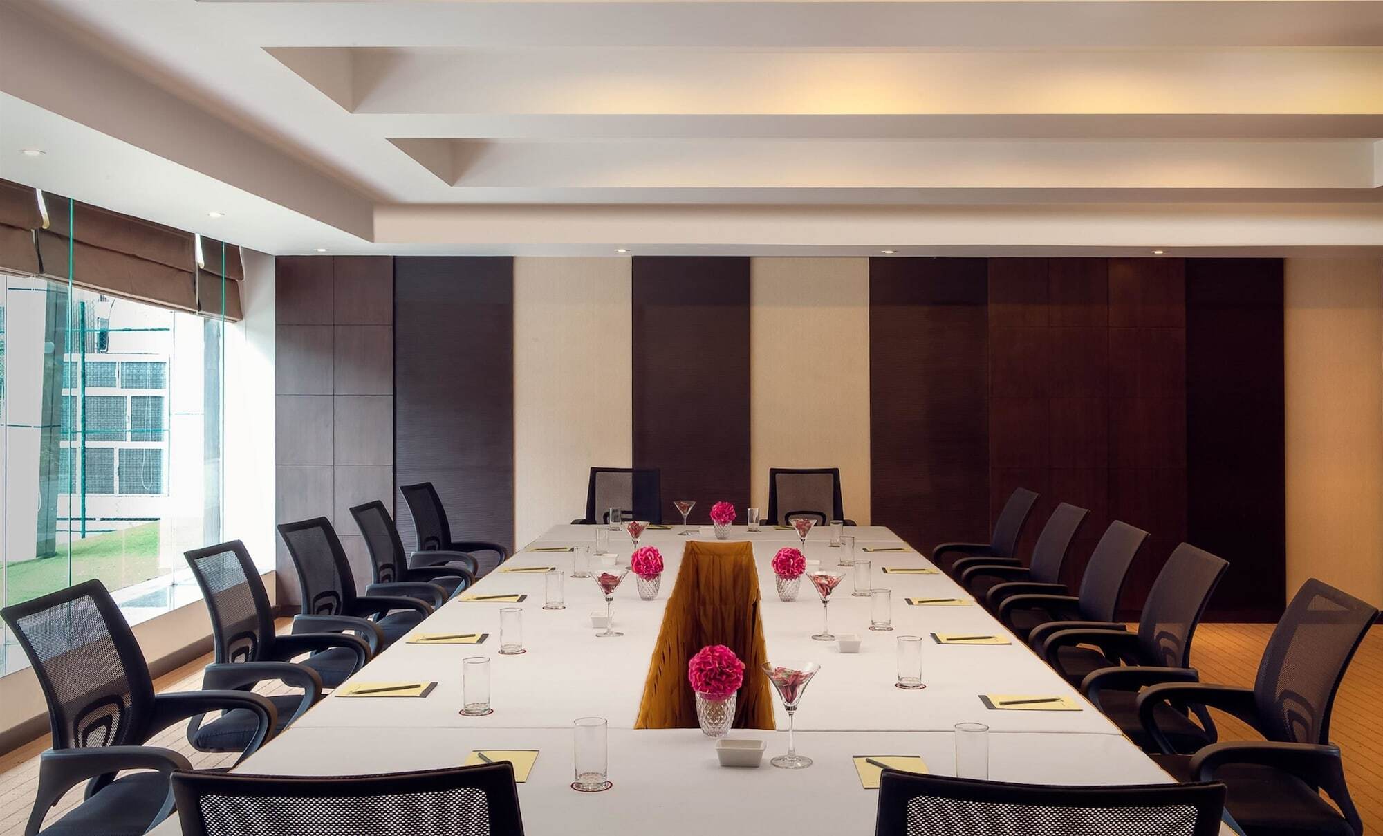 Golden Tulip Bhiwadi Hotell Eksteriør bilde